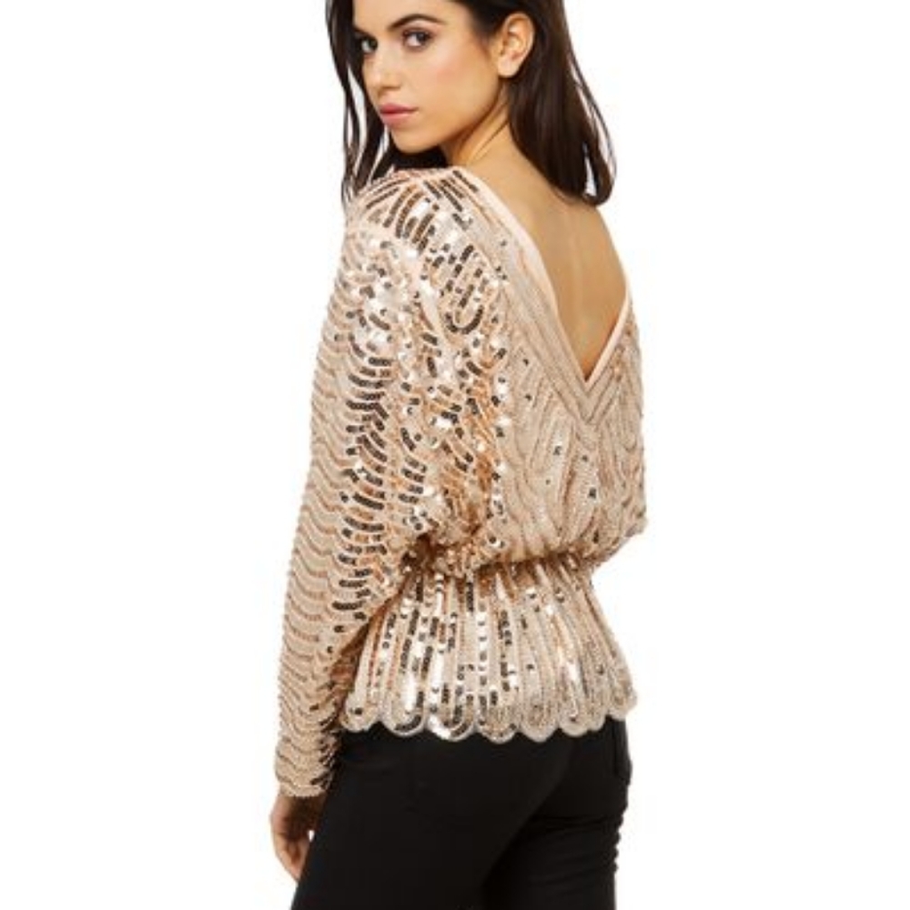 ✨ AKIRA Rose Gold Sequin Scallop Backless Top – S